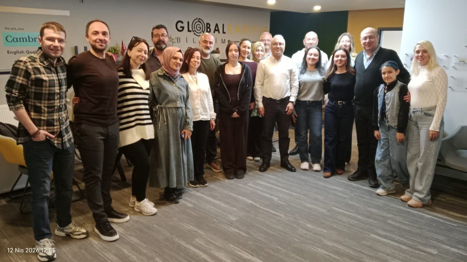 Battal Kılıçaslan ve Global Kariyer eğitim programı katılımcıları